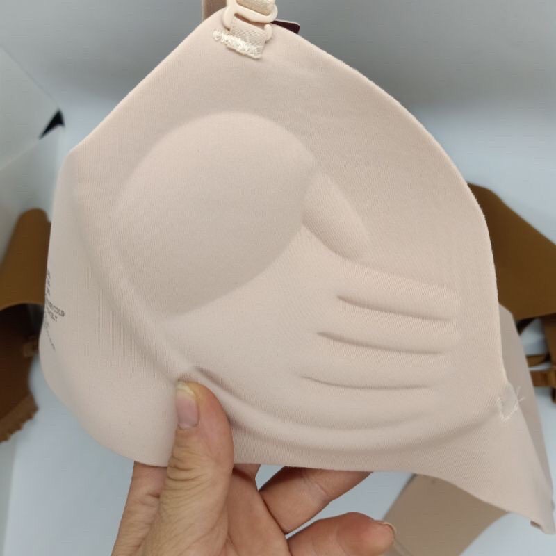 áo lót đúc su A01 có bàn tay nâng đỡ. đệm vừa mặc cảm thấy mạt lạnh vi đeo em tự quay a