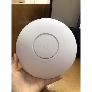 [Giao hàng 1h- HN] Thiết bị wifiUnifi AP AC LR bảo hành nhà cung cấp