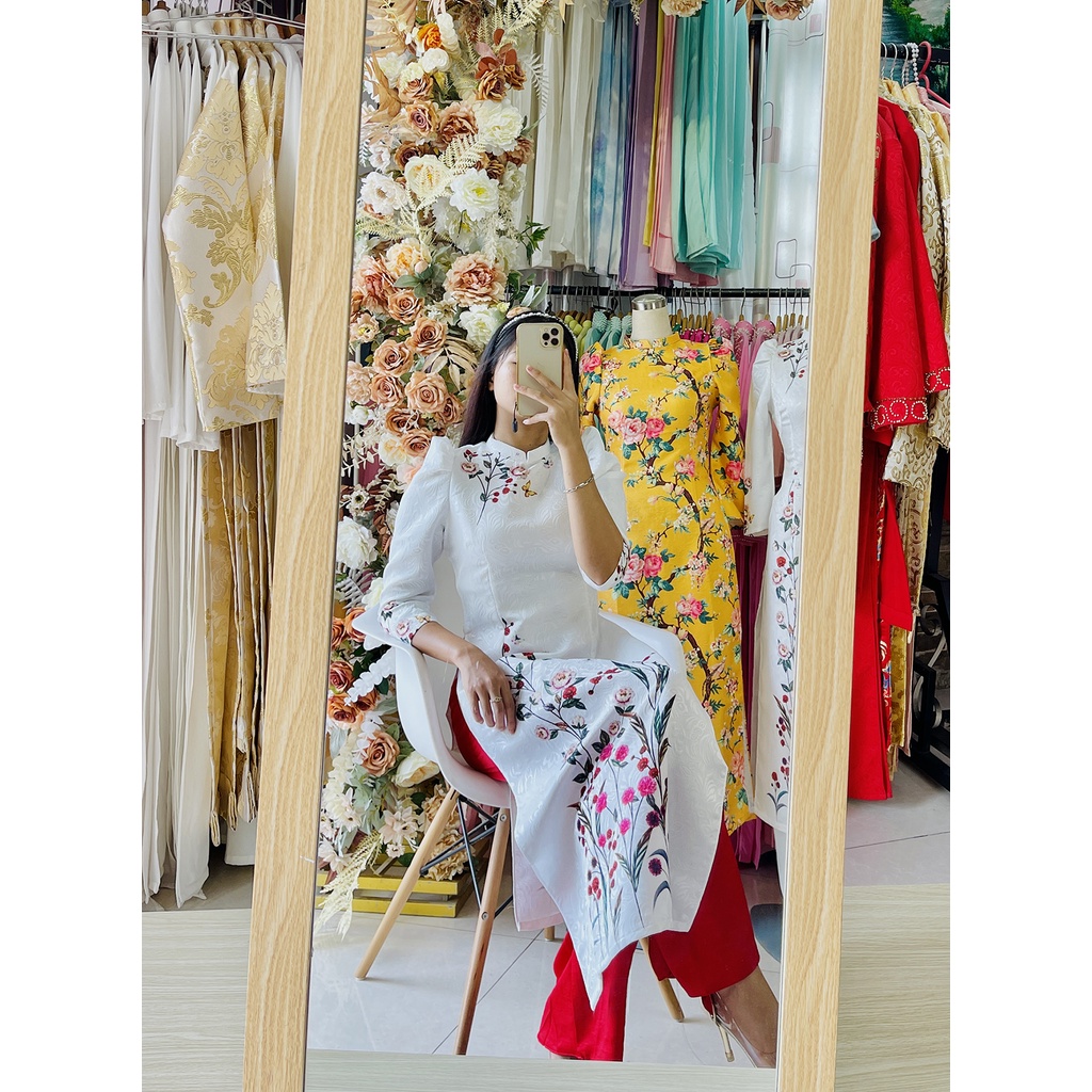 Áo dài gấm dày in hoa Tết tay phồng lửng xinh xắn