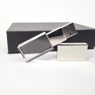 USB Pha lê 32G đèn led phát sáng khi sử dụng