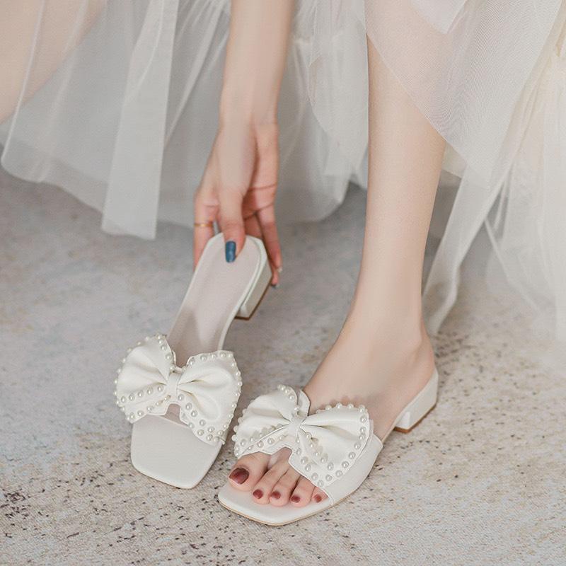 Dép quai ngang nữ gắn nơ lụa đính hạt ngọc gót vuông cao 3p, guốc quai ngang nữ bản to thắt nơ tiểu thư [m80]