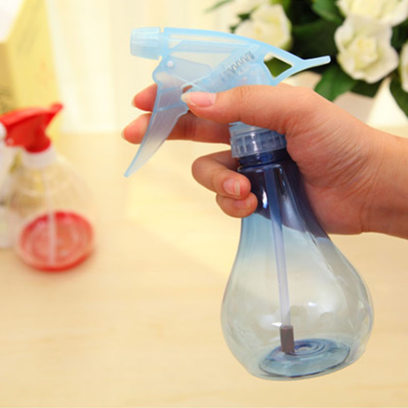 Bình tưới cây dạng xịt chất liệu nhựa cao cấp
