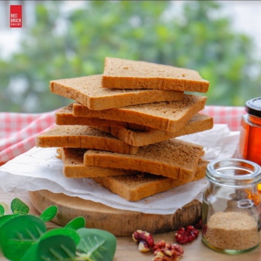 Bánh Mì Ngũ Cốc Nguyên Cám Gạch Đỏ 500Gr Chuyên Dành Cho Ăn Kiêng Eatclean