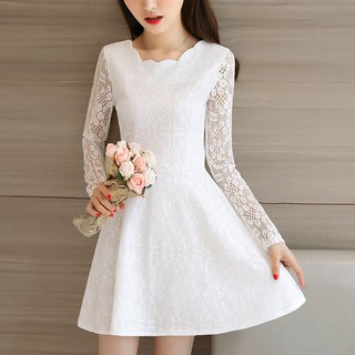 Đầm ren tay dài cổ lọ