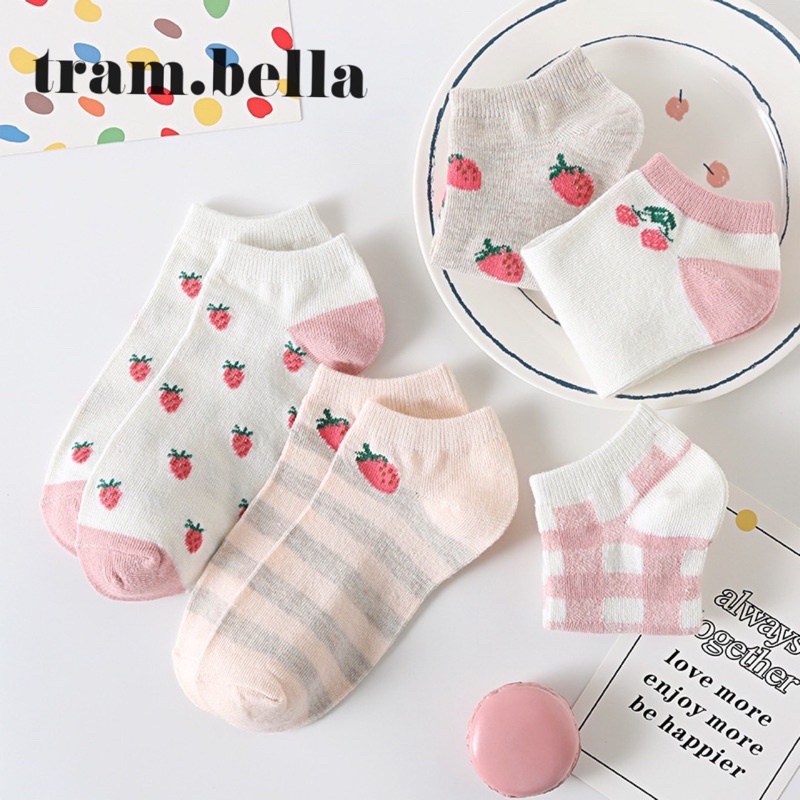 tất ngắn vớ nữ họa tiết dâu dễ thương