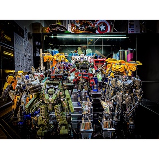 Mô hình Transformer Optimus, Bumblebee, Megatron, Hurricane, Overload,...