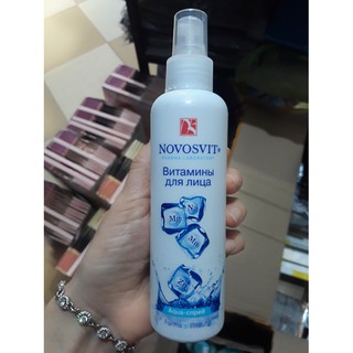 Xịt khoáng Novosvit - Giữ ẩm, tăng sức đề kháng cho da.