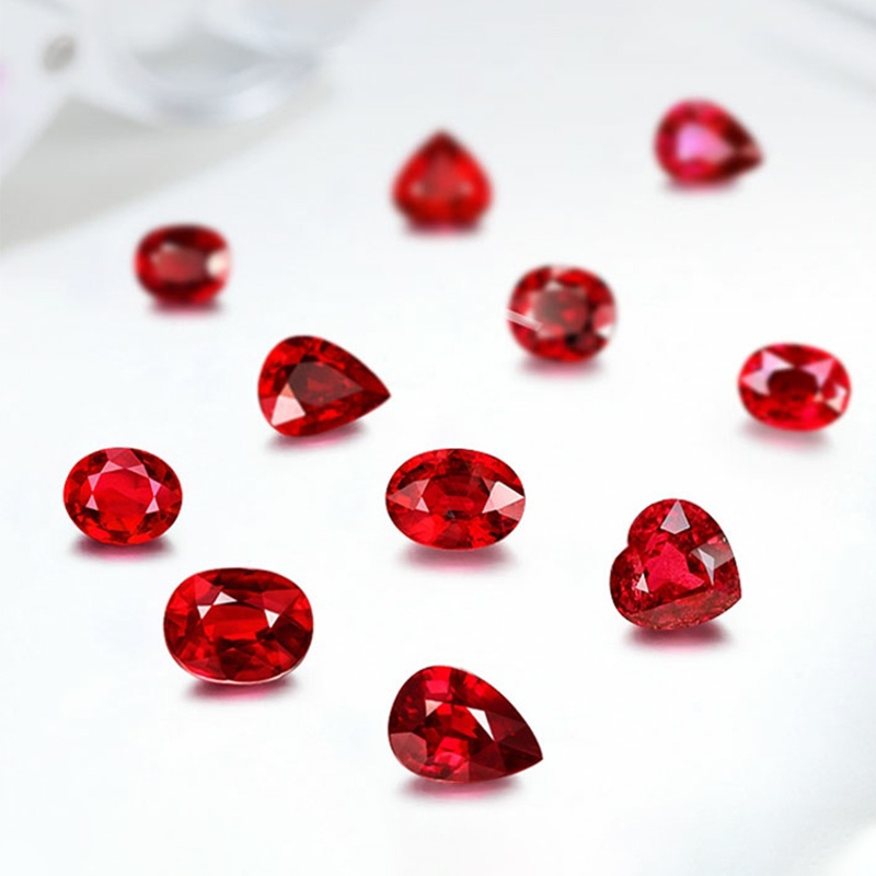 Đá Ruby Lanka Ruby Cut VVS Tự Nhiên 4.5 Carats Dùng Làm Đồ Trang Sức