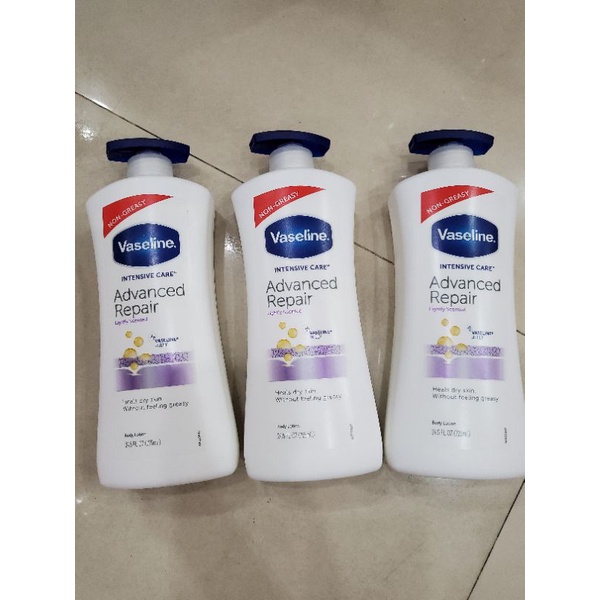 Dưỡng thể Vaseline Intensive Care Advanced Repair Lightly Scented Body Lotion 725ml