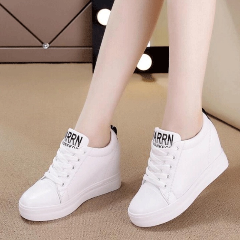 Giày thể thao đế dày tăng chiều cao màu trắng thiết kế mới thoáng khí thời trang mùa xuân dành cho nữ