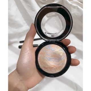 Phấn bắt sáng M@C Mineralize Skinfinish