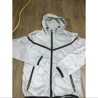 Áo khoác gió F21 authentic