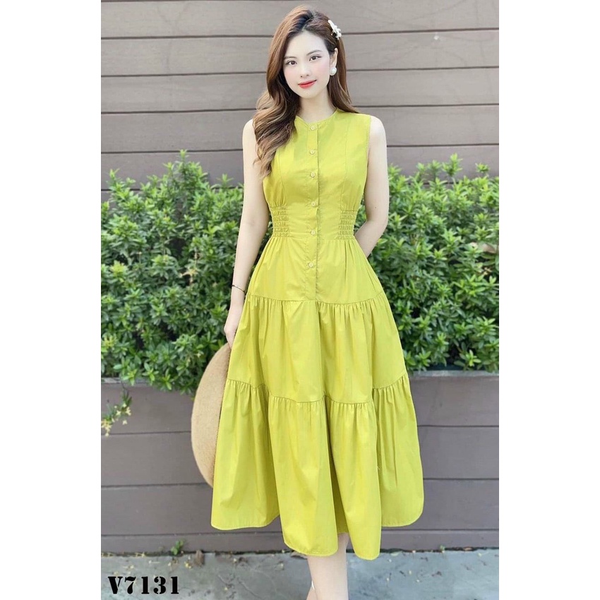Đầm lụa suông nhẹ bo eo đinh nút kiểu cổ tròn sát lách
