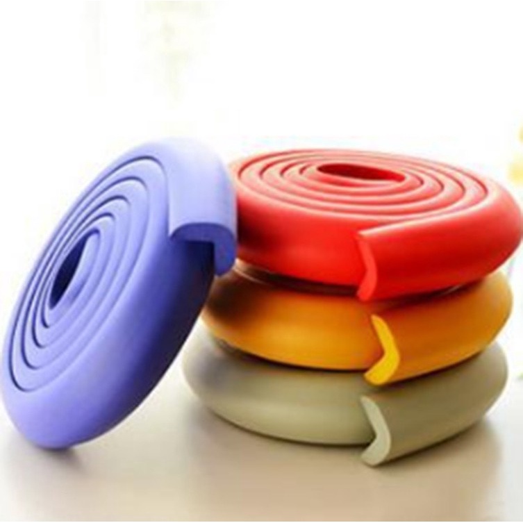 Dây xốp dán cạnh bàn dài 2m bảo vệ an toàn cho bé