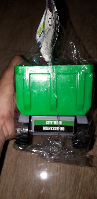 Xe mô hình xe ben bằng nhựa chạy chớn rất đẹp