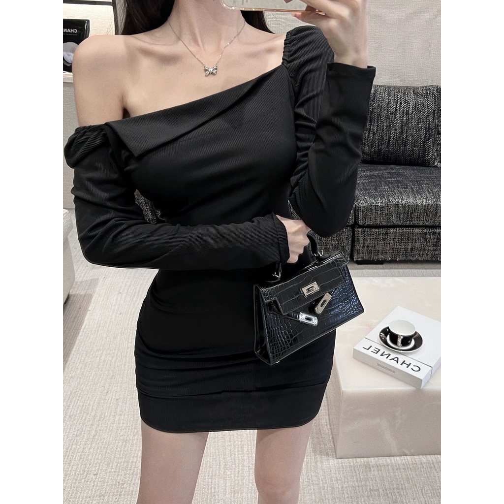 Đầm Đen Dài Tay Ôm Dáng Quyến Rũ Dành Cho Nữ