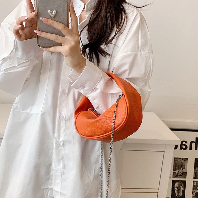 Túi Đeo Chéo Da Mềm Phối Dây Xích Thời Trang Cho Nữ