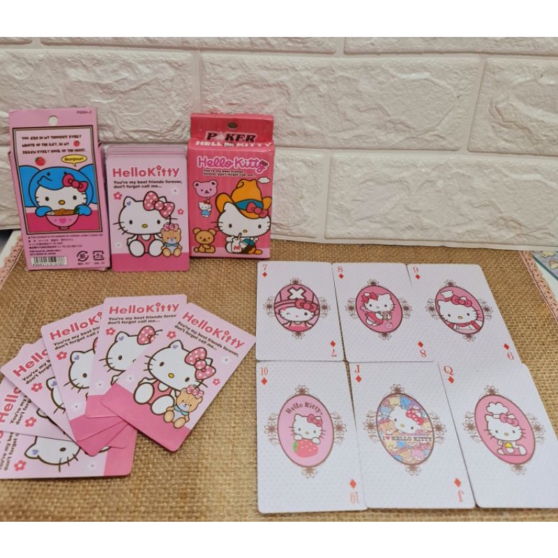 Bộ bài tây Hello Kitty cưng xỉu, phiên bản đặc biệt hiếm.