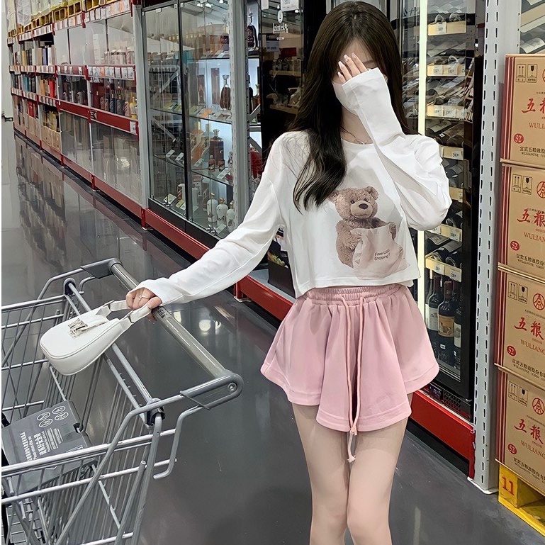 Set Đồ Nữ, Set Bộ Áo Thun Giấy Croptop Dài Tay Hình Gấu Mix quần Đùi Ống Rộng Siêu Xinh