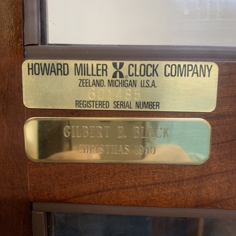 Đồng hồ tủ cây Howard Miller