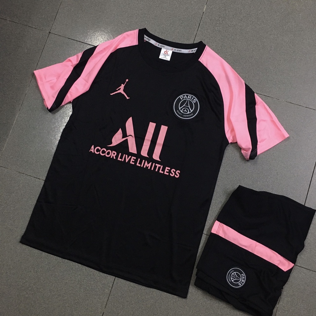 Bộ quần áo đá banh PSG training đen tay hồng Jordan 2022