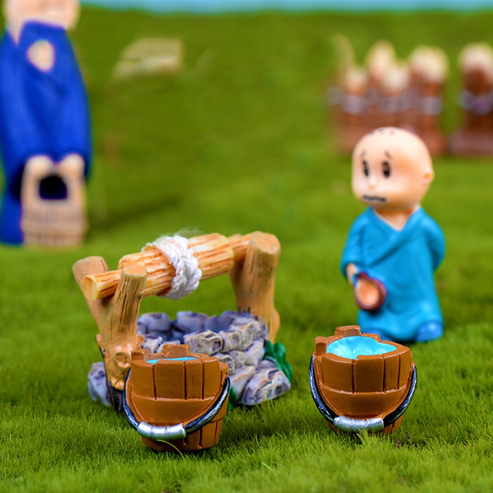 Mô hình bình rượu mini bằng nhựa resin xinh xắn trang trí sân vườn