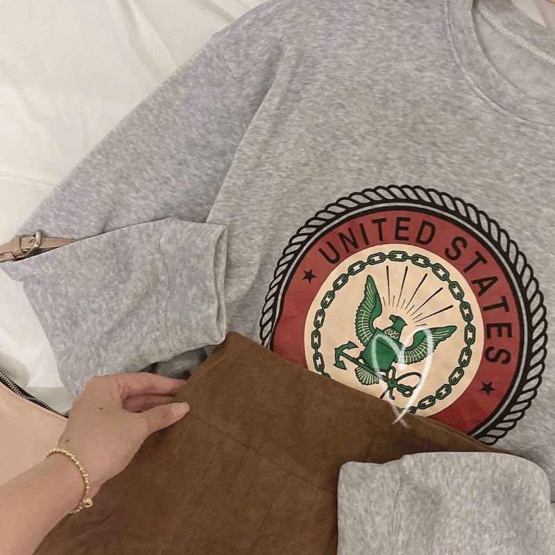 Set áo nỉ xám kèm chân váy tennis nâu có hình thật trải sàn | BigBuy360 - bigbuy360.vn