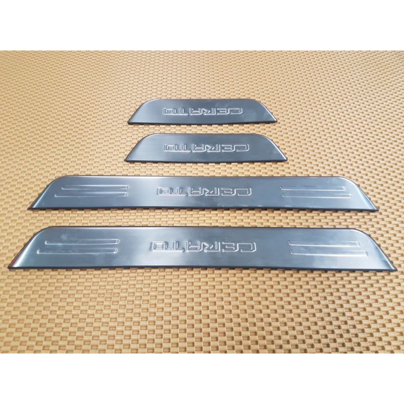 Ốp Bậc Cửa, Nẹp Bước Chân Kia Cerato 2019 2020 2021 mẫu INOX.