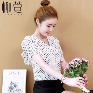 Áo sơ mi chấm bi vai bèo cách điệu