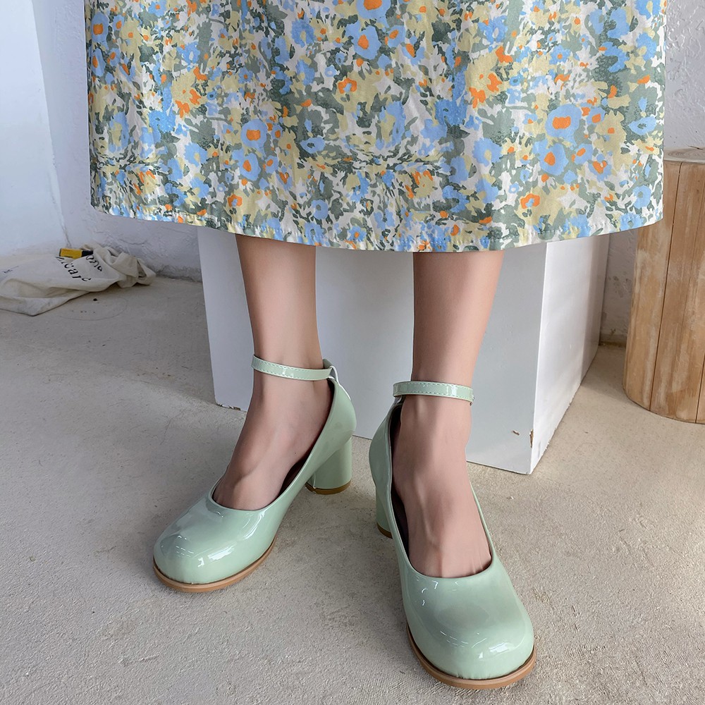 Giày cao gót retro mũi tròn - US343