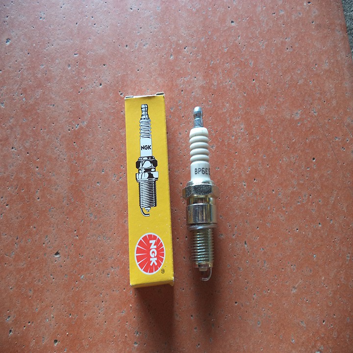 Bugi NGK BP6ES - Bugi xe hai thì chân dài - dùng cho xe máy - máy phát điện máy cưa máy phát cỏ