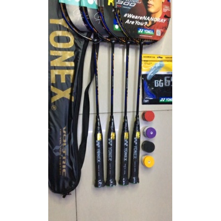 vợt cầu lông Yonex khung cacbon DUORA 10 ( tặng lưới đan sẵn trên khung+cuốn cán+ túi đựng)