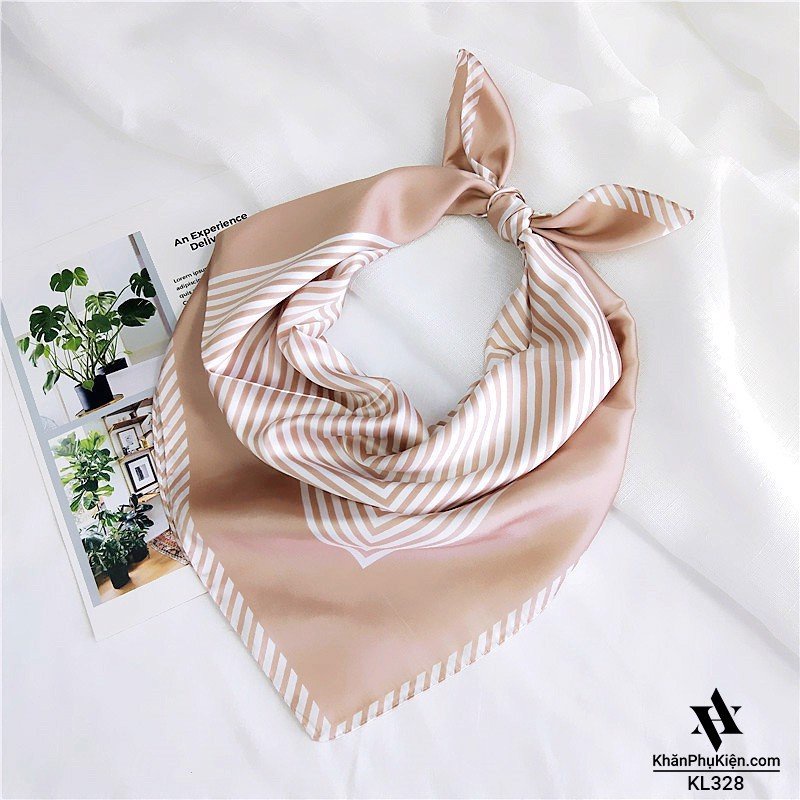 Mô tả Khăn bandana quấn làm áo Blackpink cao cấp 70 70x70cm: - Size chuẩn khăn lụa vuông 90x90 cm - Khăn lụa bandana hàn