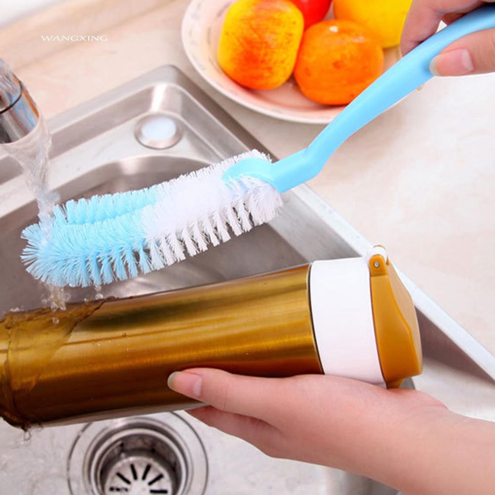 Bàn chải cán dài dùng để vệ sinh cốc và chai lọ tiện dụng
