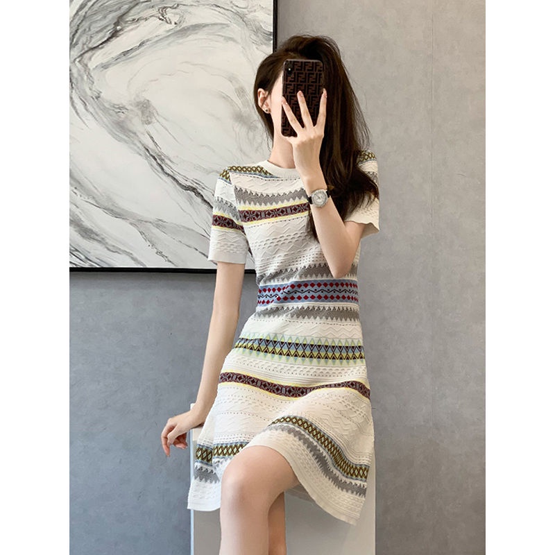 Đầm dệt kim ôm ngắn tay thiết kế khí chất mùa hè lộng lẫy