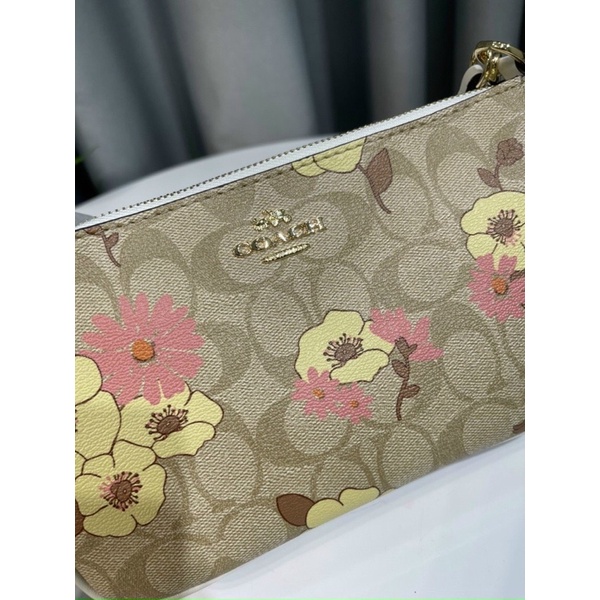 Túi Coach dáng thuyền hoạ tiết xinh xắn