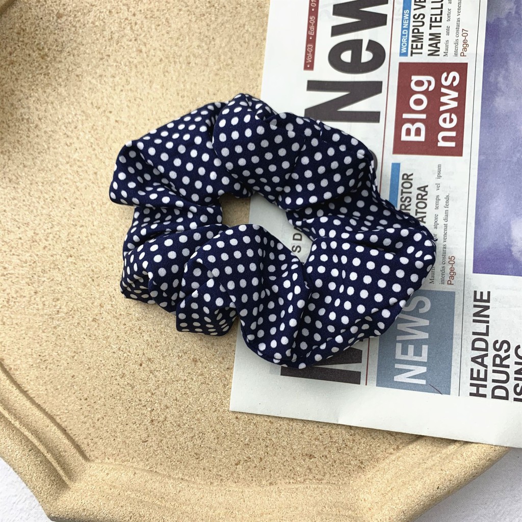 Dây buộc tóc scrunchie chấm bi phong cách thời trang Hàn Quốc