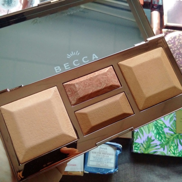 💥💥💥phấn highlight bắt sáng Becca champagne pop
