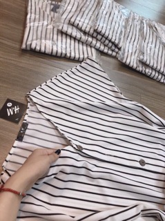 Váy kẻ buộc eo