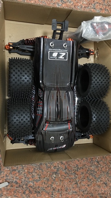 Kit xe kim loại truggy zd pirates V3 size siêu to 1/8 chạy 110km/h