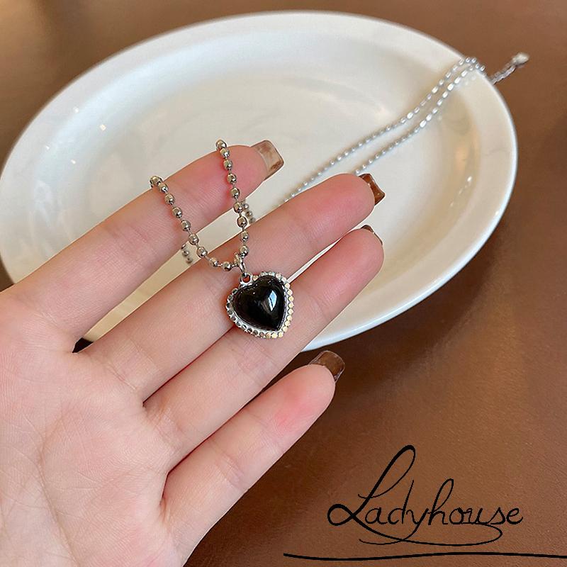 Vòng cổ mặt trái tim màu đen thời trang cho nữ