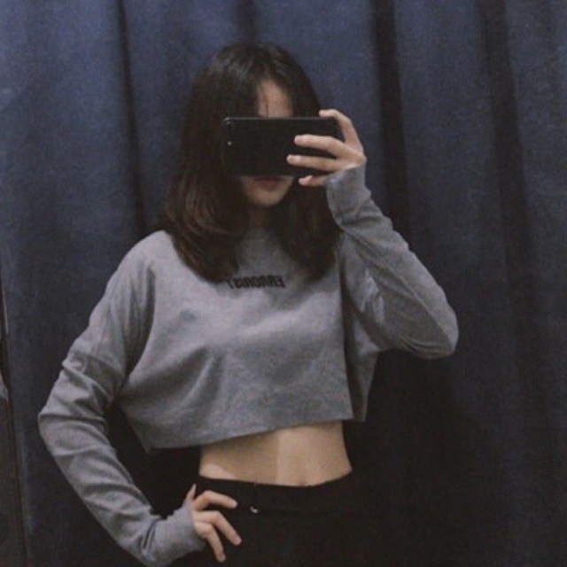 ERRORIST - Crop tay dài xám (có ảnh feedback thật) | BigBuy360 - bigbuy360.vn
