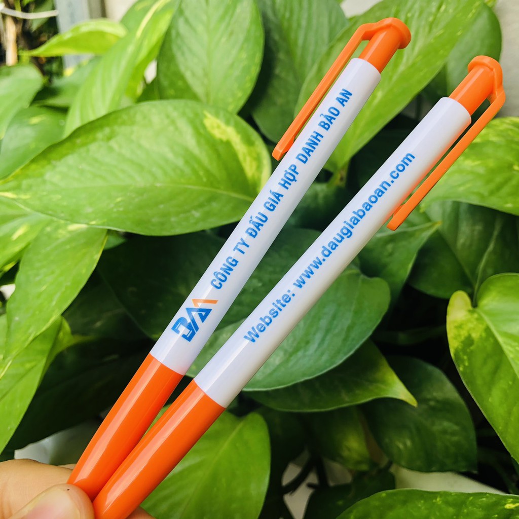 Bút bi nhận in logo công ty theo yêu cầu, xưởng in bút bi giá rẻ nhất Hà Nội, bút bi Thiên Long in logo công ty BẢo An