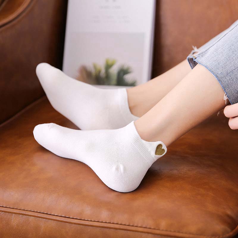 Tất cổ ngắn gót thêu hình trái tim dễ thương