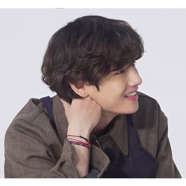 Vòng tay handmade hạt cườm cheap moment with Taehyung  - Taehyung bracelets | Malta bead ver Butter