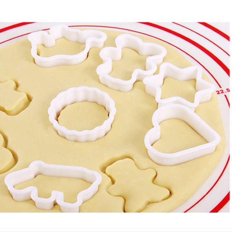 Khuôn cắt tạo hình bột làm bánh quy cho bé (Set 6 khuôn)