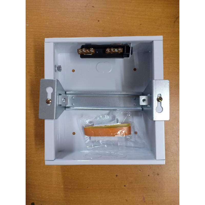 Tủ điện âm tường MPE-đế thép sơn tĩnh điện