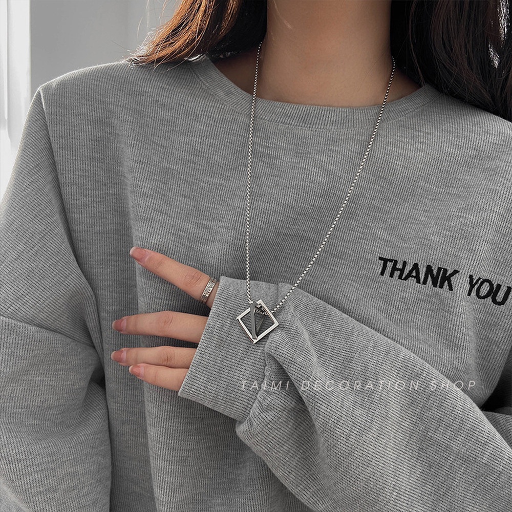 Vòng Cổ Nam Nữ Bằng Thép Titan Phối Mặt Tam Giác Đơn Giản Cá Tính Phong Cách Hip Hop