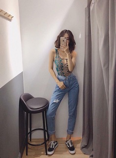 Quần jean baggy rách gối