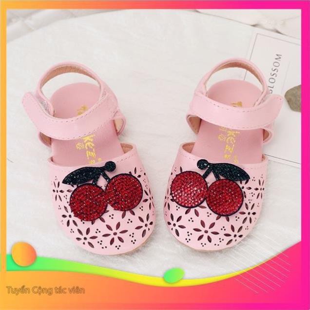 (A611) Sandal lỗ đính cherry đá cho bé gái